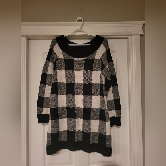Tunic/long length sweater - Picture 1 of 3